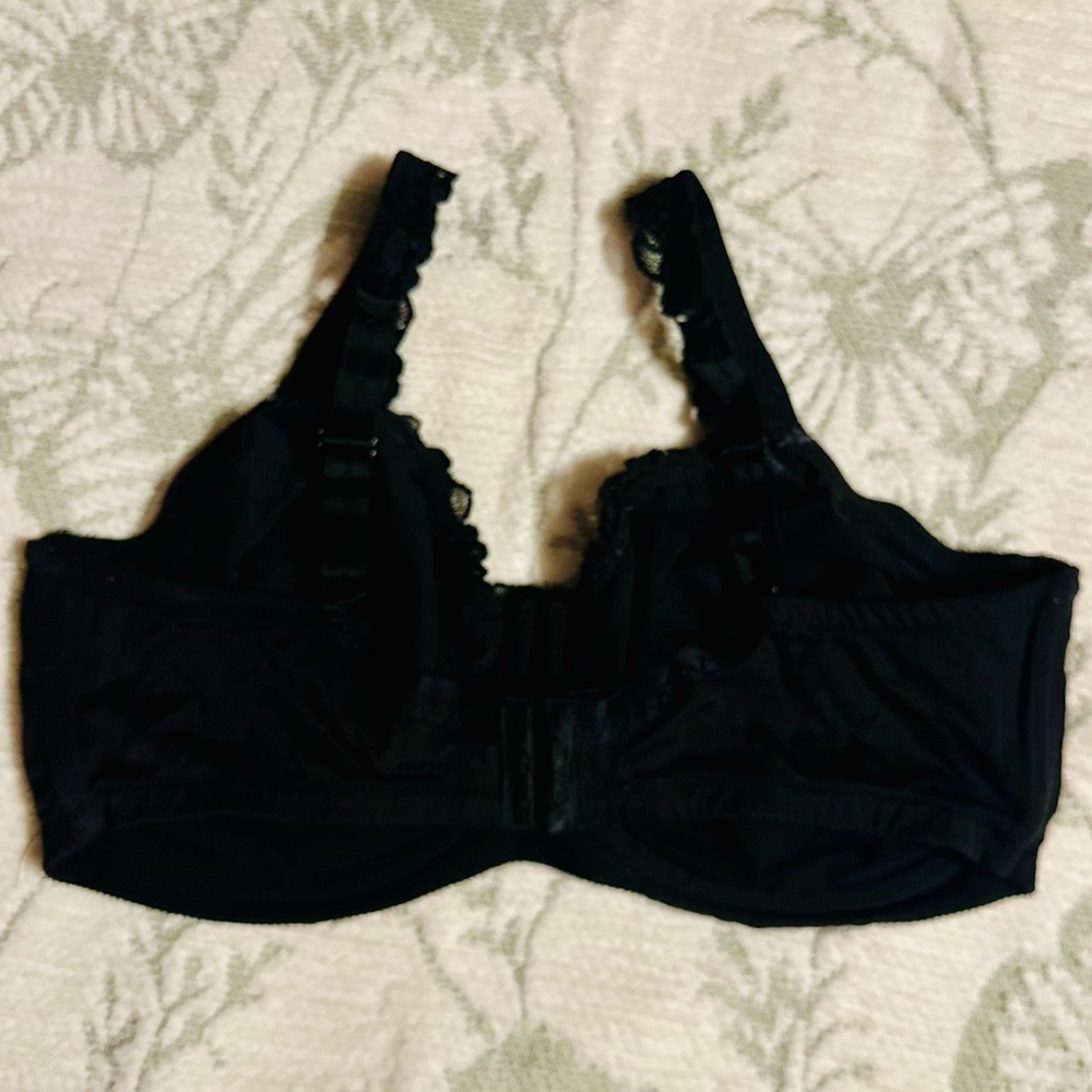 CHNGE Black Lace-Trim Support Bra